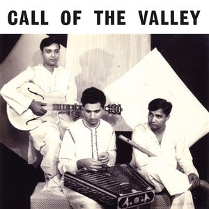 BRIJ BUSHAN KABRA / SHIVKUMAR SHARMA / HARIPRASAD CHAURASIA - Call Of The Valley LP